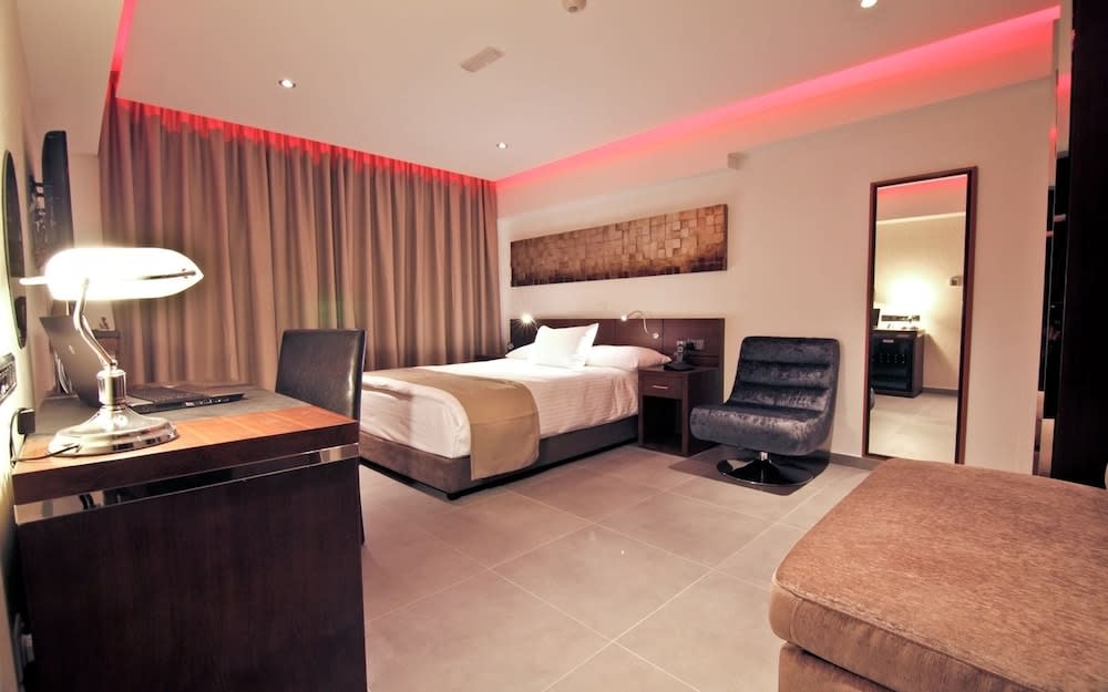 achilleos city hotel larnaca